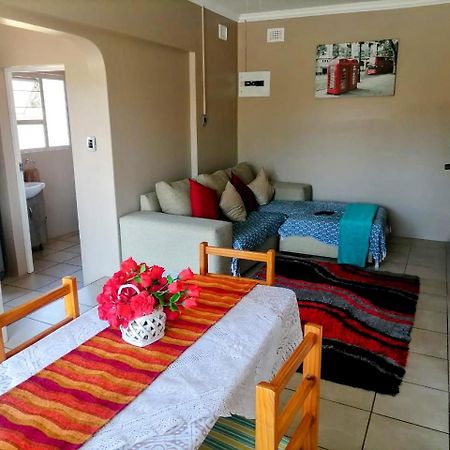פורט שפסטון Poolside Guest House מראה חיצוני תמונה