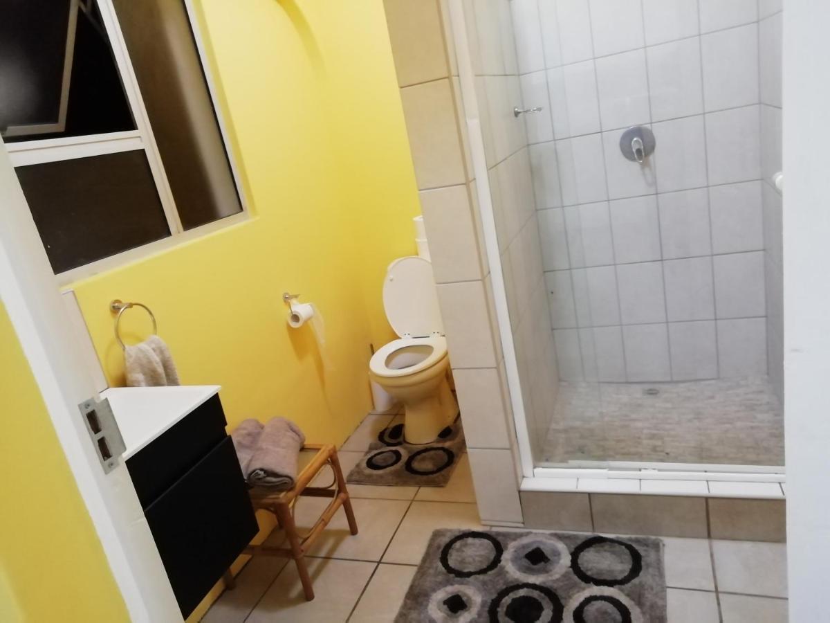 פורט שפסטון Poolside Guest House מראה חיצוני תמונה