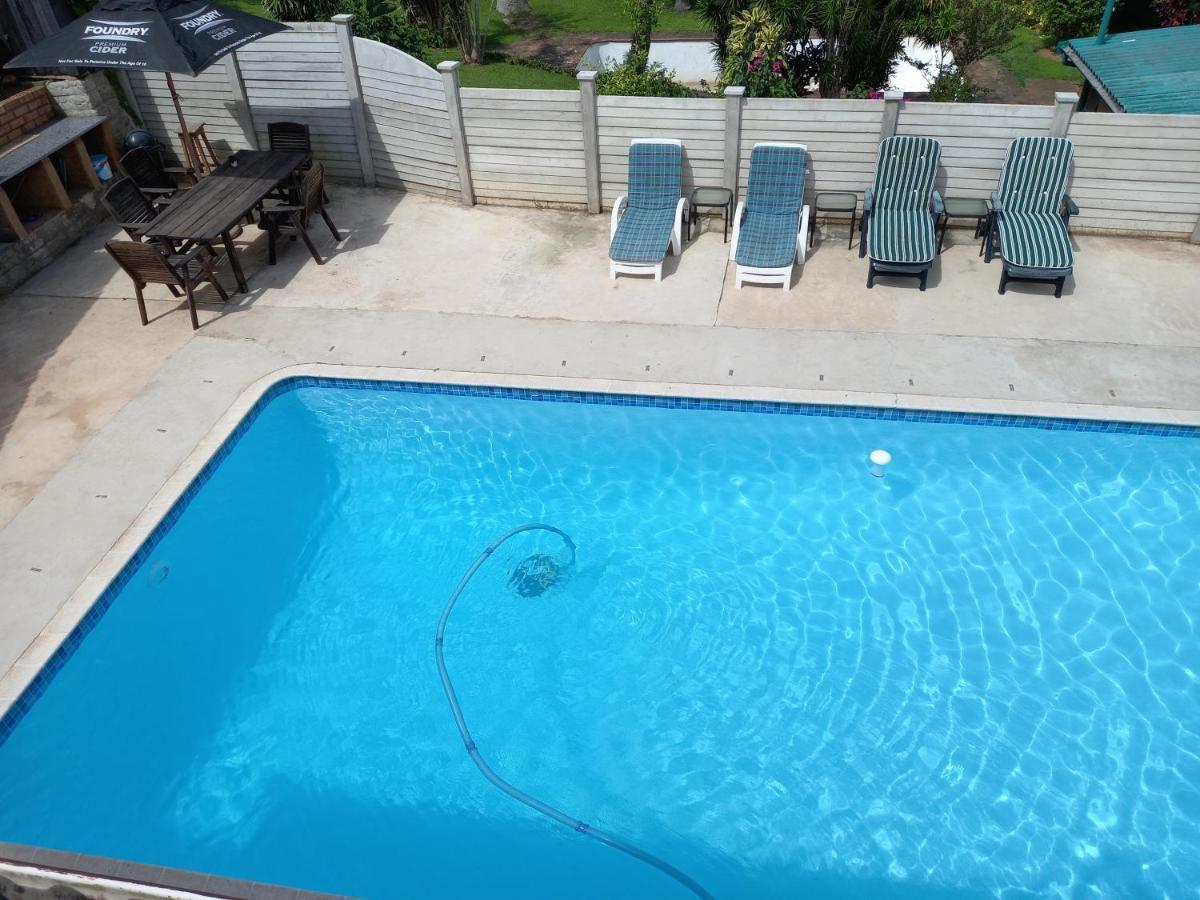 פורט שפסטון Poolside Guest House מראה חיצוני תמונה
