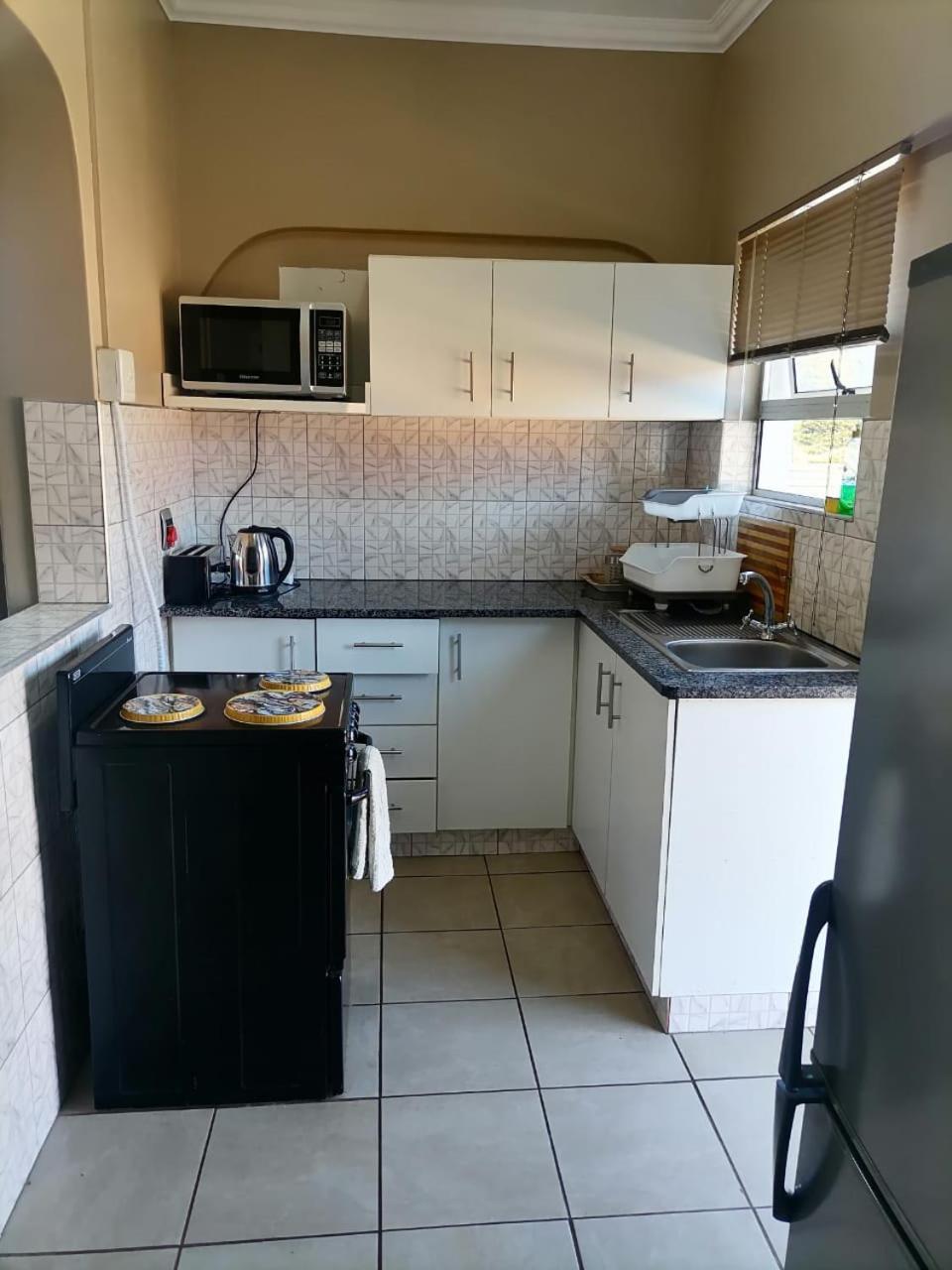 פורט שפסטון Poolside Guest House חדר תמונה