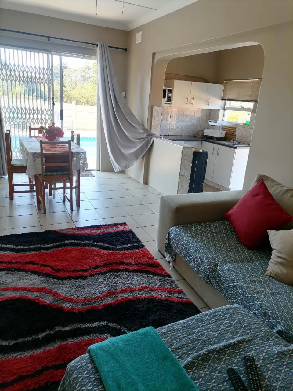 פורט שפסטון Poolside Guest House חדר תמונה