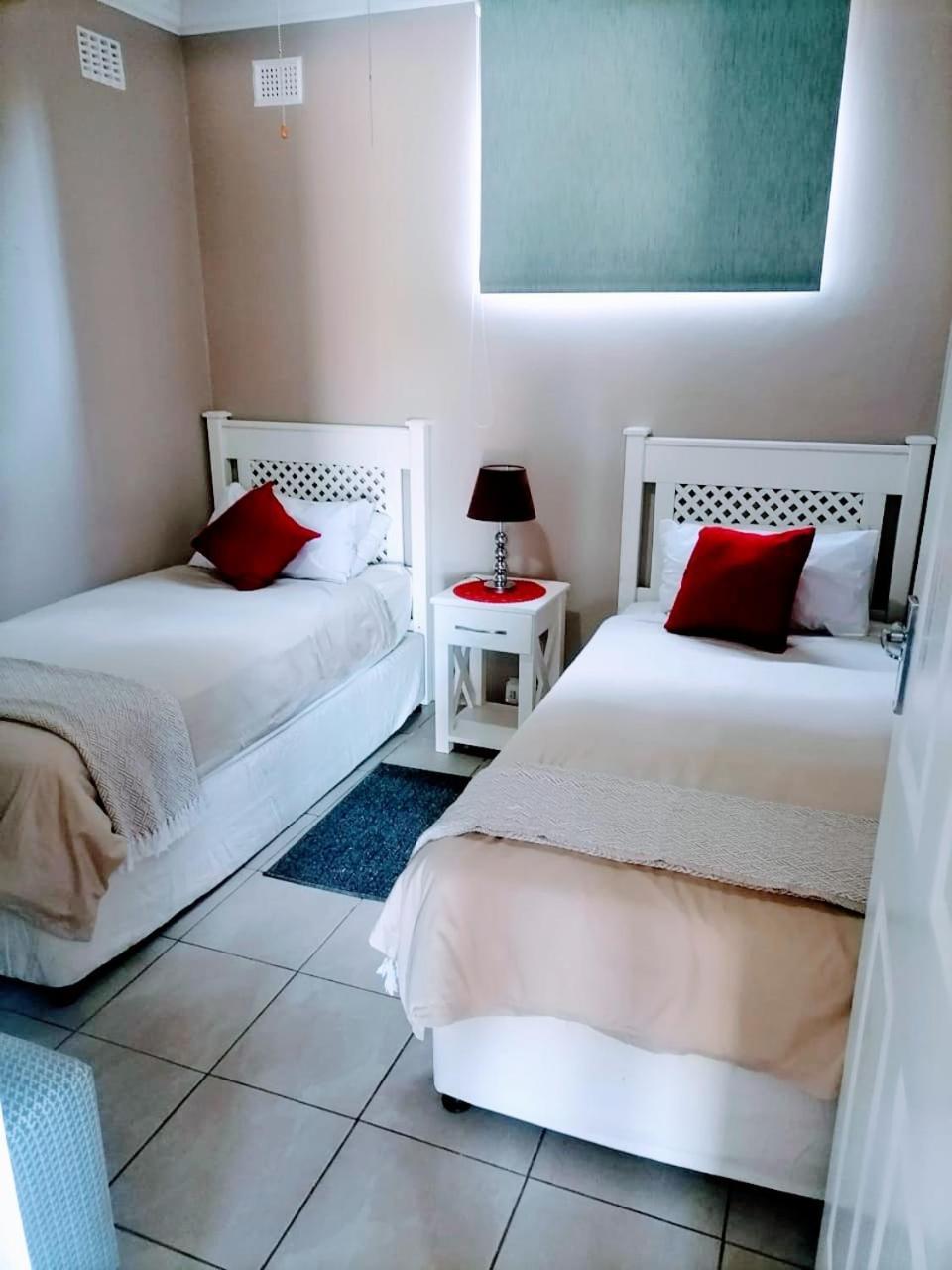 פורט שפסטון Poolside Guest House חדר תמונה
